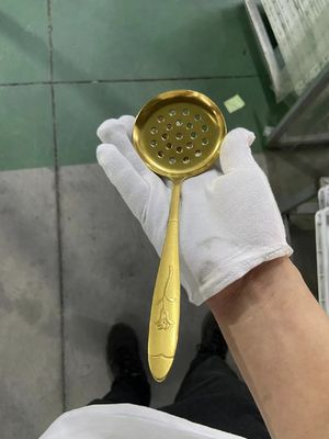 دستگاه پوشش طلا PVD دستگاه پوشش تیتانیوم فلز آلیاژ روی زینک دستگاه پوشش خلاء دکمه